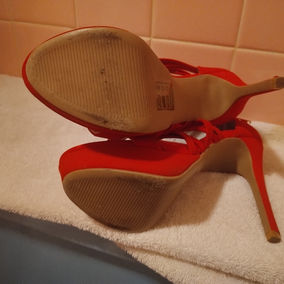 Qupid Strappy Red stilettos - Picture 4 of 8